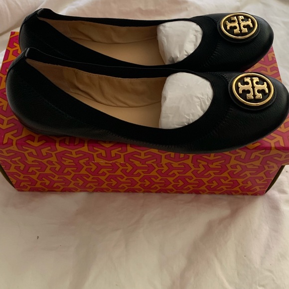Tory Burch Caroline Flats - Picture 2 of 5